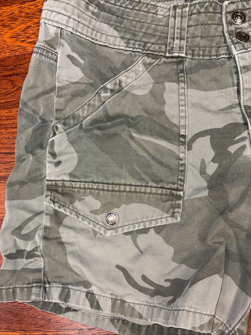 Lee Women's Camo Cargo Shorts - Green Camouflage - Picture 2 of 6